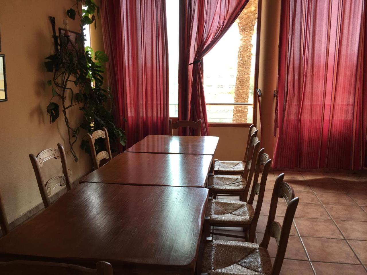 Hostal Meson Arboleas מראה חיצוני תמונה